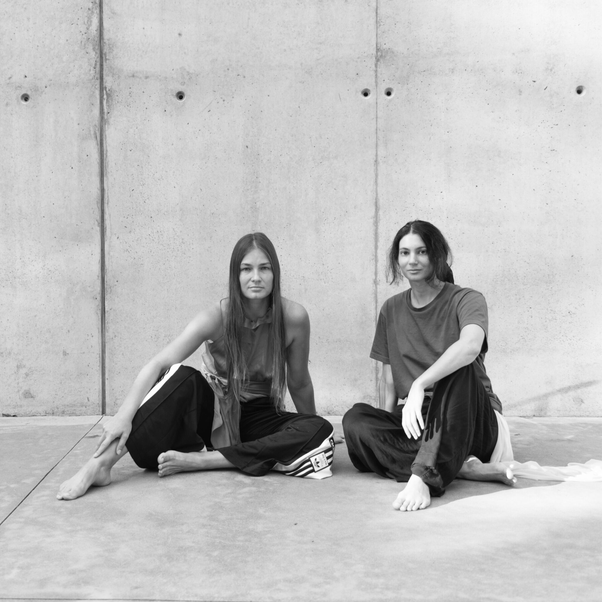 WMC_Portrait_Chloe&Inga_BW